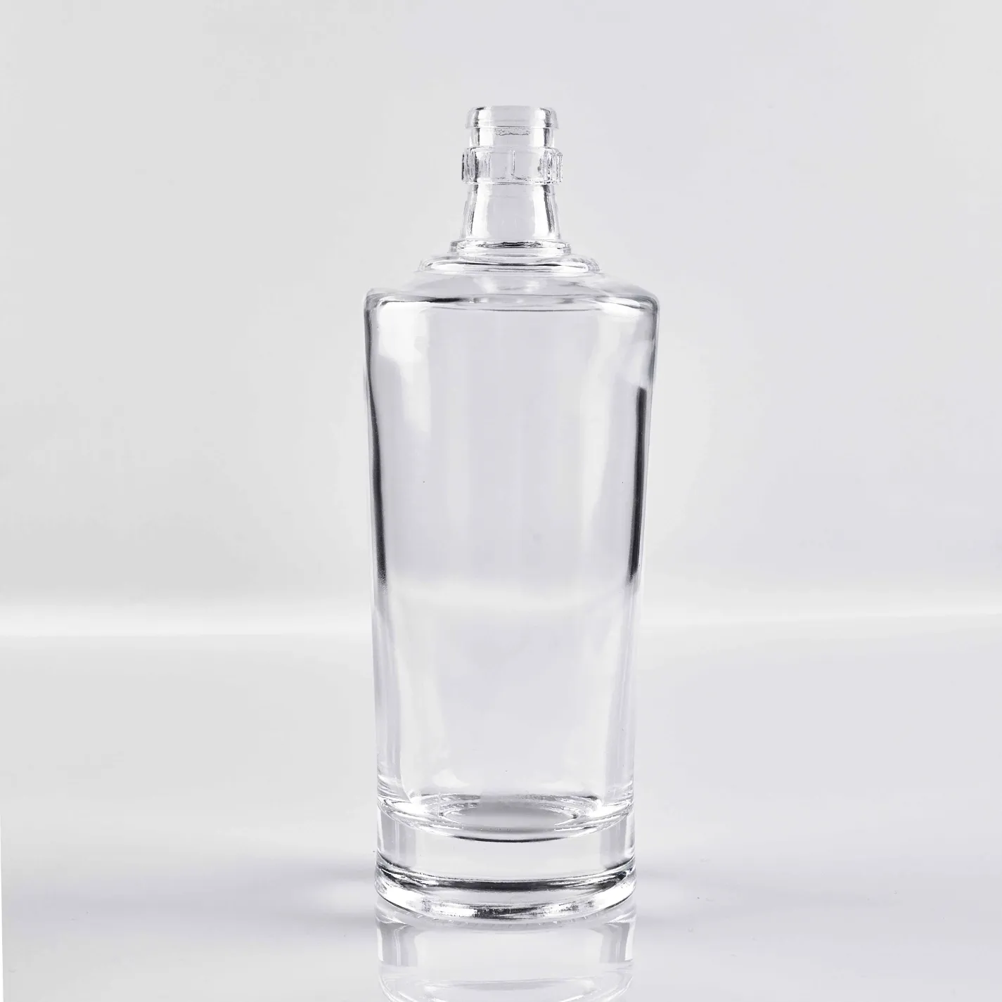 500ml Round Glass Bottle - Classic Spirits Design
