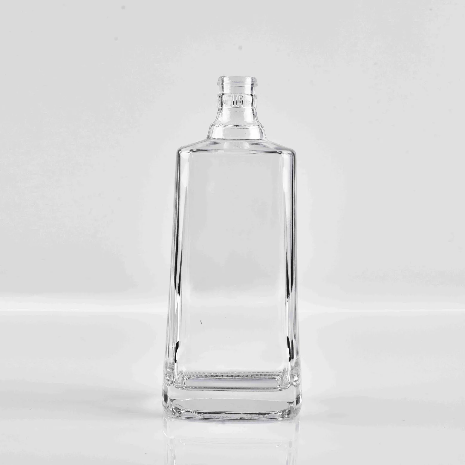 500ml Square Glass Bottle - Premium Spirits Design