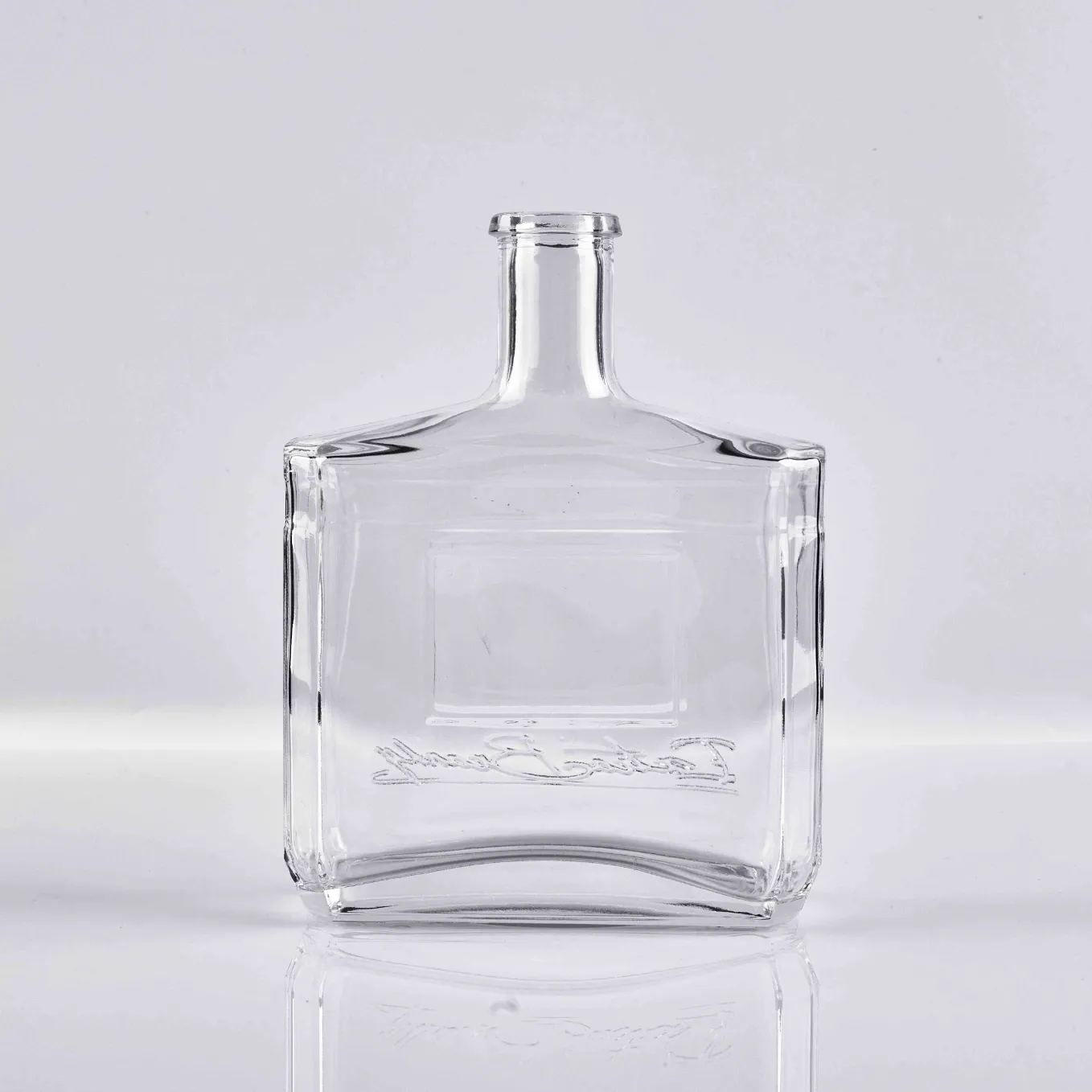 700ml Square Glass Liquor Bottle - Premium Spirits Packaging