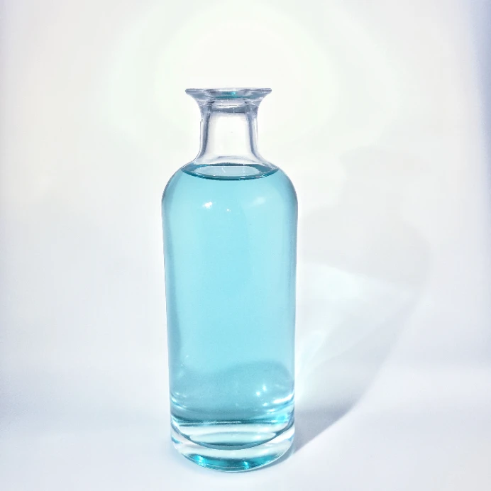 700ml Classic Round Glass Bottle - Premium Spirits Design