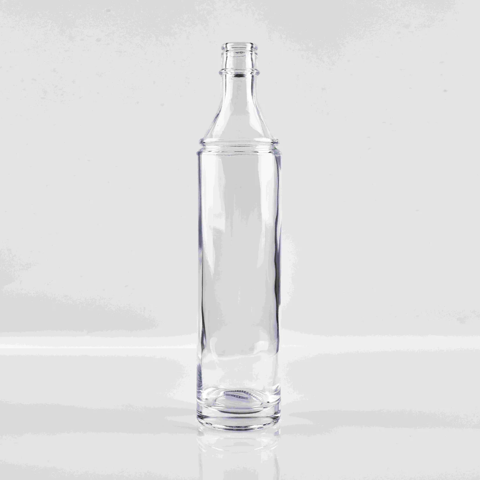 700ml Round Glass Bottle - Premium Spirits Design